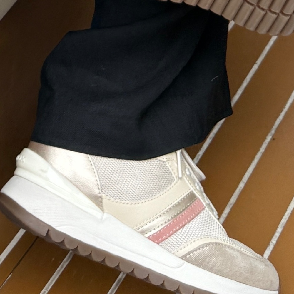 SUEDE WHITE BEIGE WEDGE LACE UP GEOX -SIZE 36- LIKE NEW